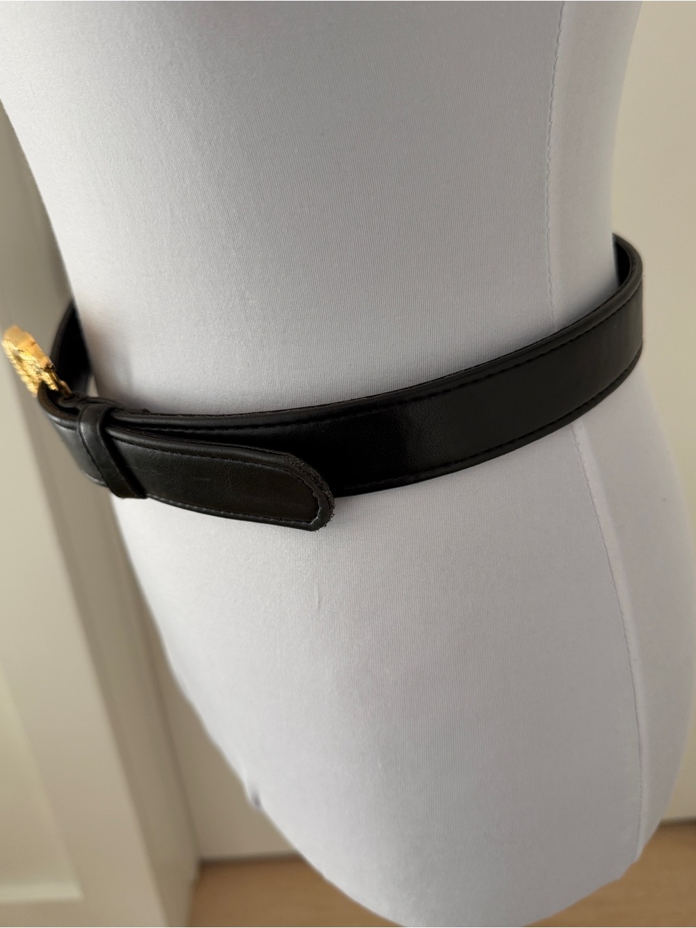 BELT Black Faux Leather Large Gold Tone Metal Crocodile Buckle Statement Glamour - Picture 6 of 17